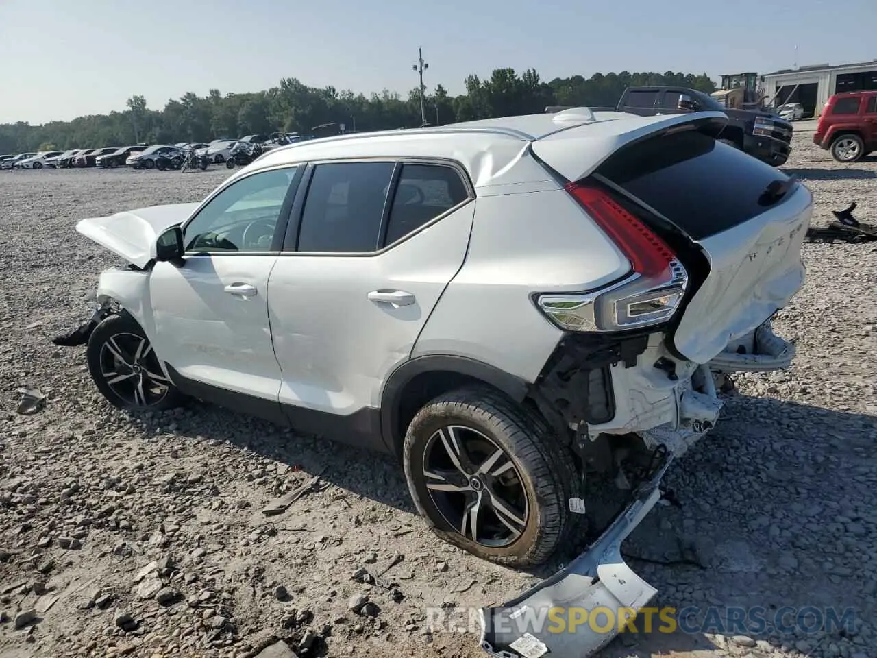 2 fotografías del automóvil dañado YV4K92HK9P2959148 VOLVO XC40 CORE 2023