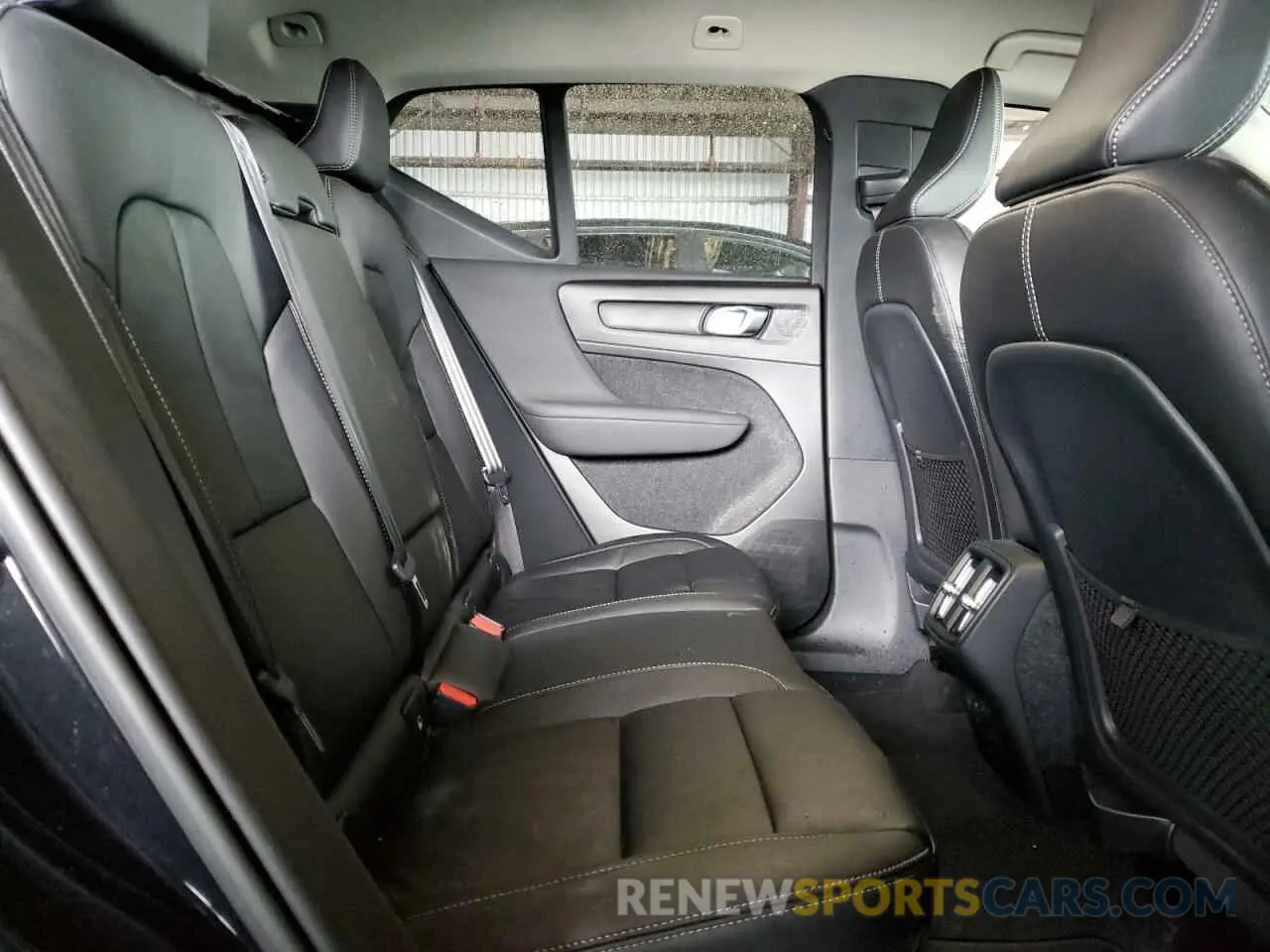 11 fotografías del automóvil dañado YV4L12UK1P2951000 VOLVO XC40 CORE 2023