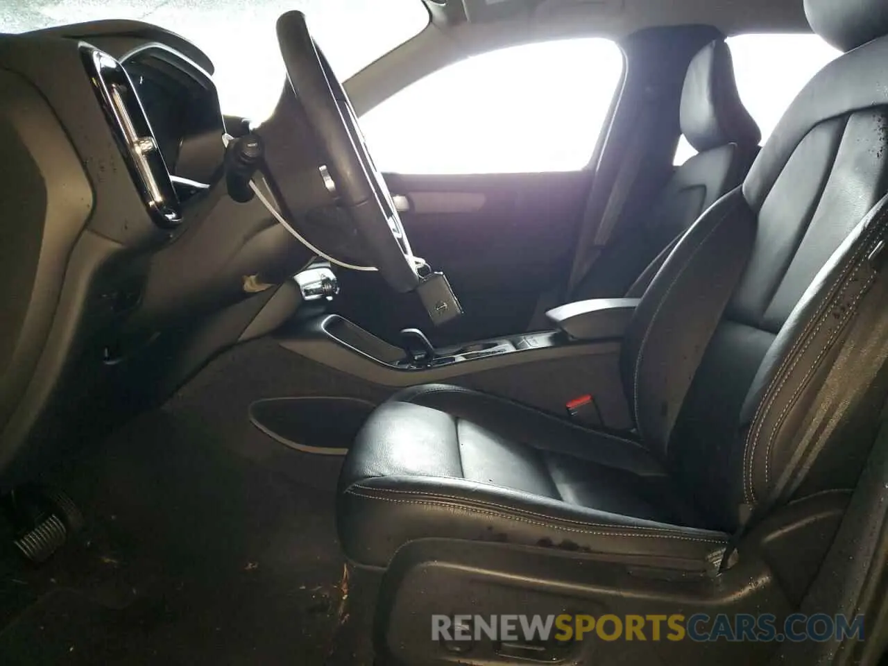 7 fotografías del automóvil dañado YV4L12UK1P2951000 VOLVO XC40 CORE 2023