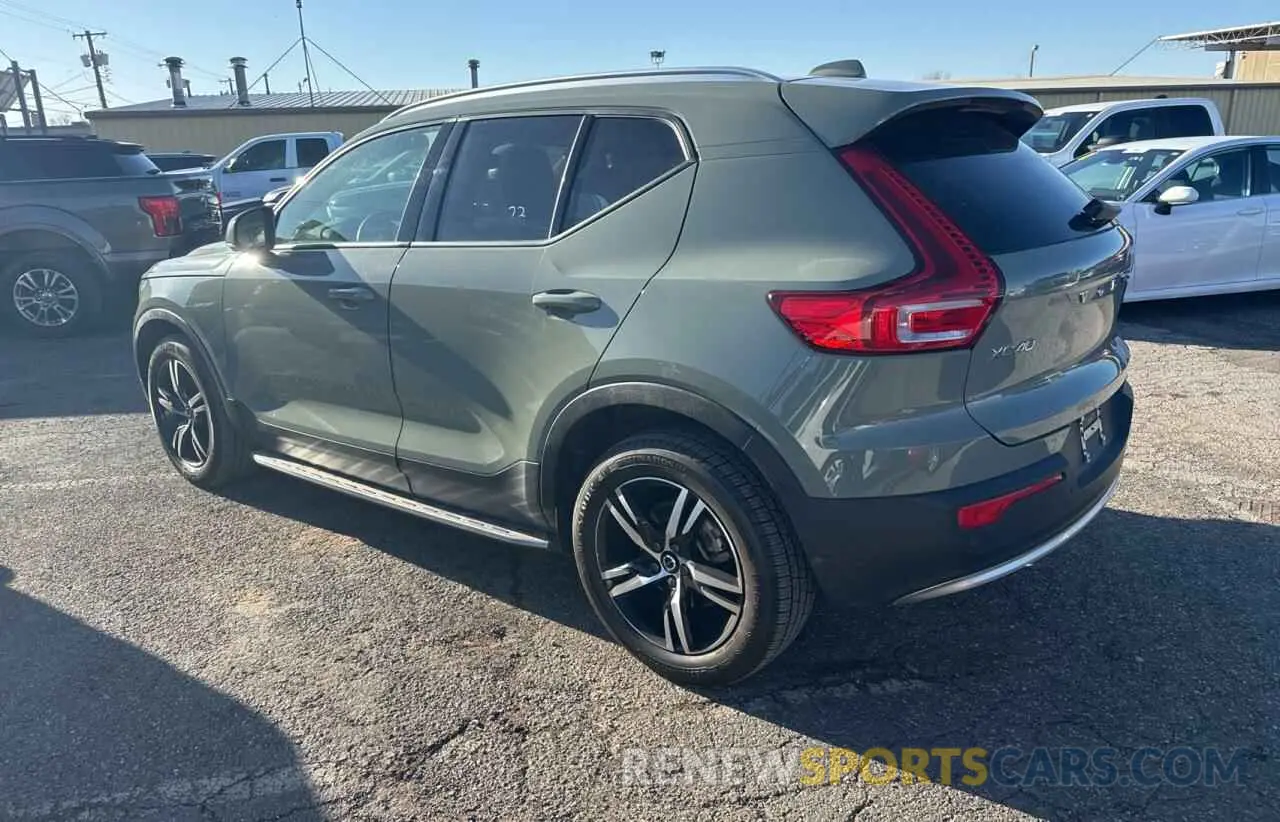 3 fotografías del automóvil dañado YV4L12UK3P2967652 VOLVO XC40 CORE 2023