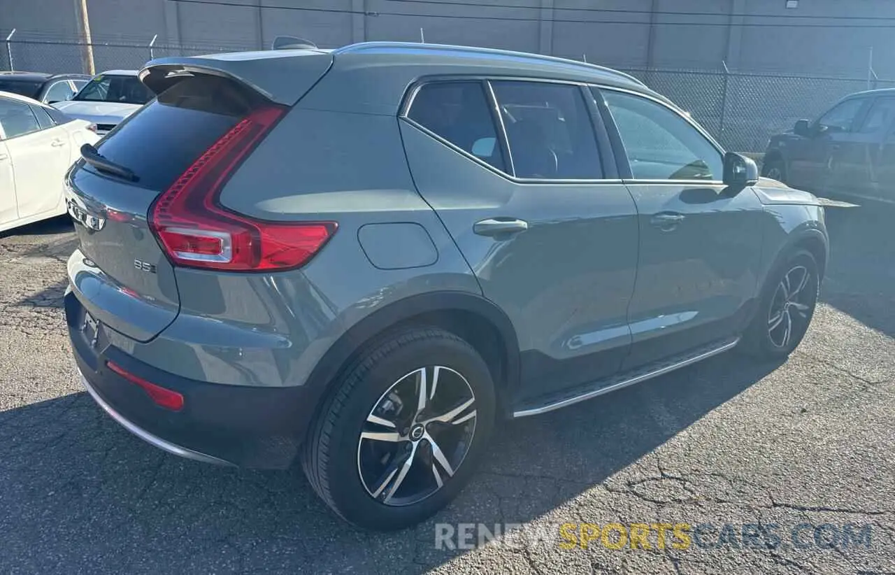 4 fotografías del automóvil dañado YV4L12UK3P2967652 VOLVO XC40 CORE 2023