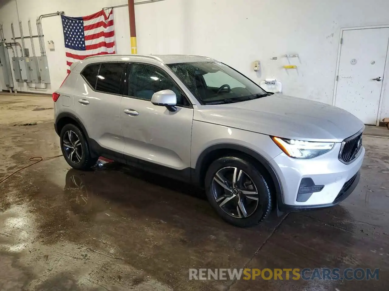 4 fotografías del automóvil dañado YV4L12UK8P2964620 VOLVO XC40 CORE 2023