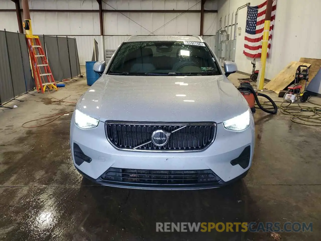 5 fotografías del automóvil dañado YV4L12UK8P2964620 VOLVO XC40 CORE 2023
