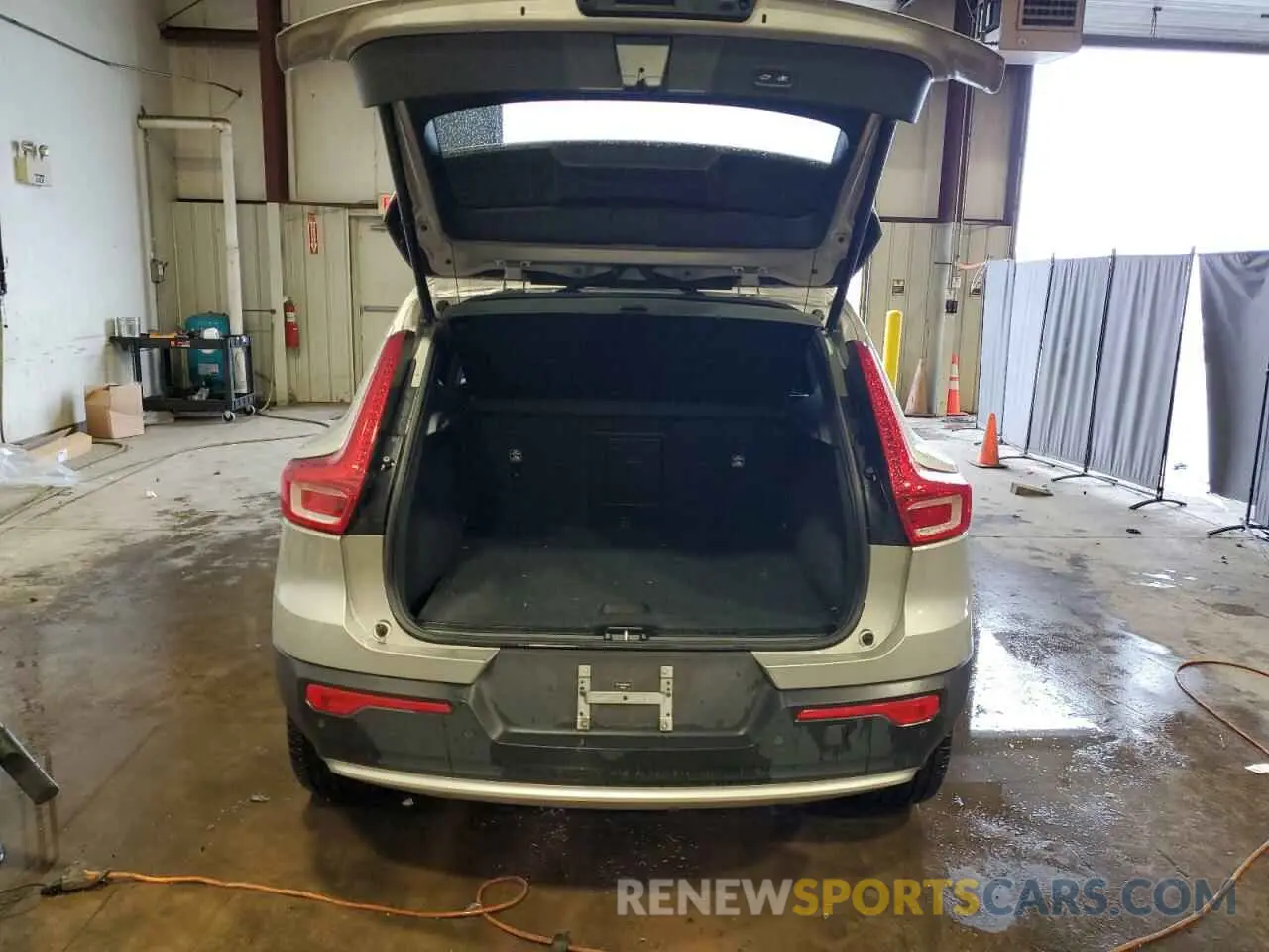 6 fotografías del automóvil dañado YV4L12UK8P2964620 VOLVO XC40 CORE 2023