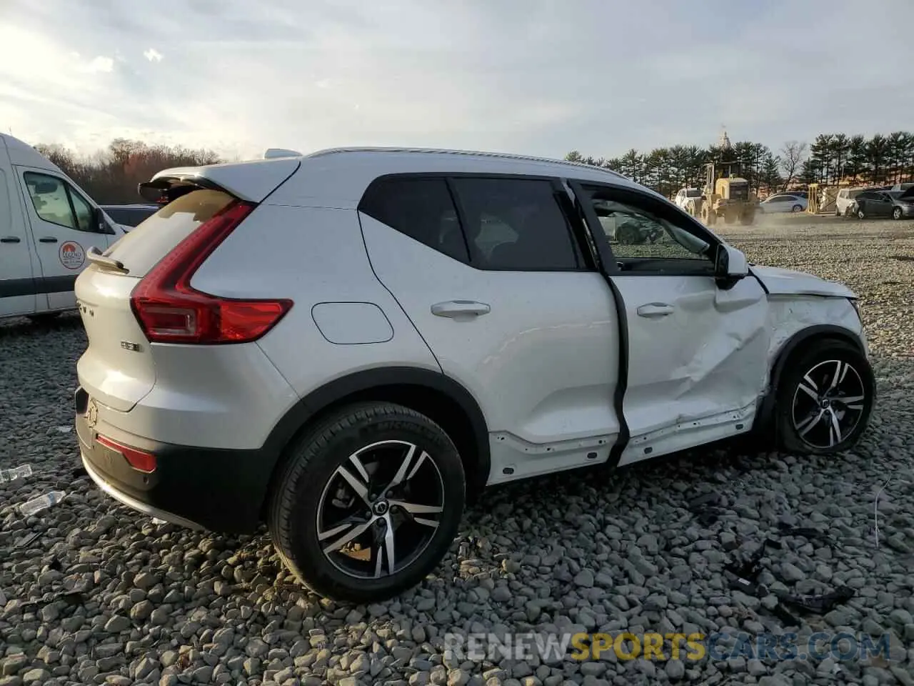 3 fotografías del automóvil dañado YV4L12UV4P2924691 VOLVO XC40 CORE 2023