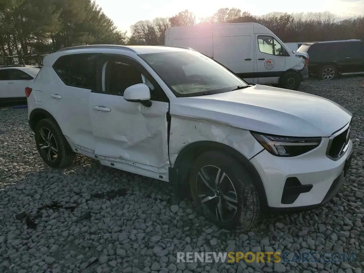 4 fotografías del automóvil dañado YV4L12UV4P2924691 VOLVO XC40 CORE 2023