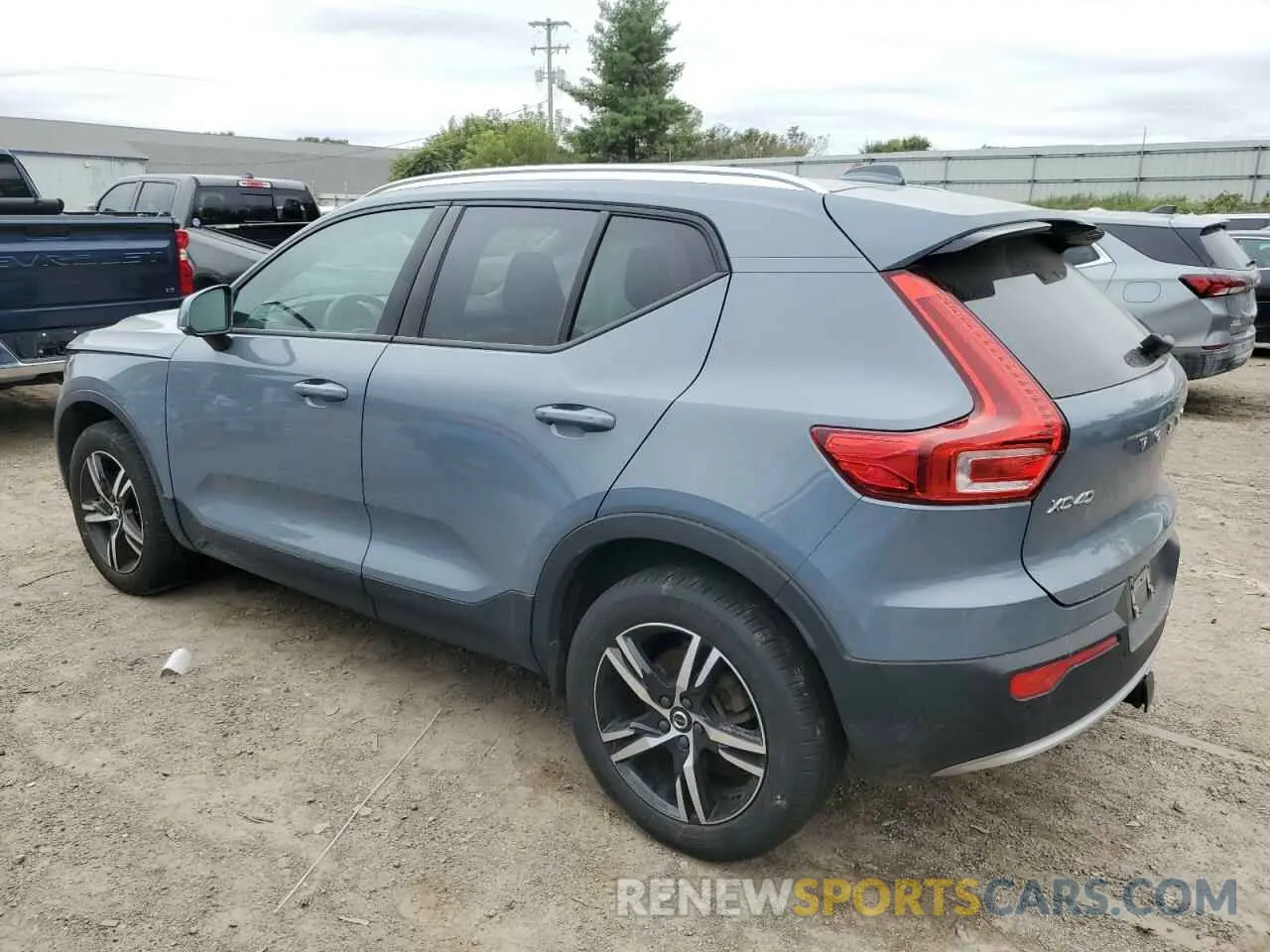 2 fotografías del automóvil dañado YV4L12UV4P2925081 VOLVO XC40 CORE 2023