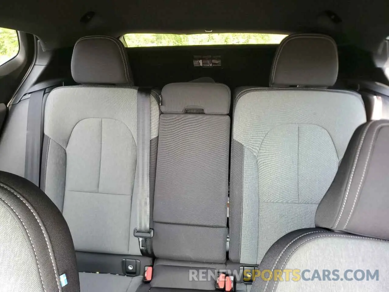 10 fotografías del automóvil dañado YV4L12UK0R2238897 VOLVO XC40 CORE 2024