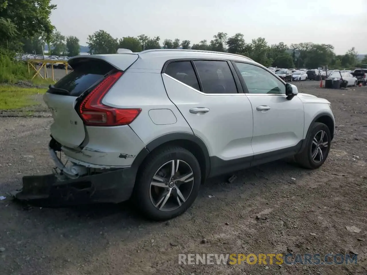 3 fotografías del automóvil dañado YV4L12UK0R2238897 VOLVO XC40 CORE 2024