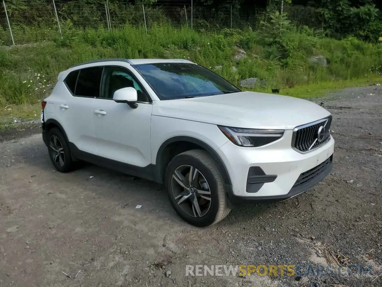 4 fotografías del automóvil dañado YV4L12UK0R2238897 VOLVO XC40 CORE 2024