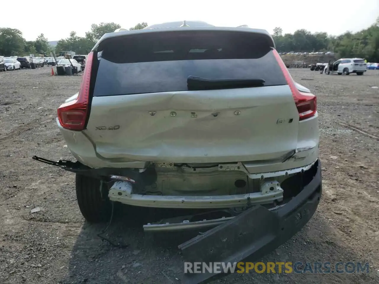6 fotografías del automóvil dañado YV4L12UK0R2238897 VOLVO XC40 CORE 2024