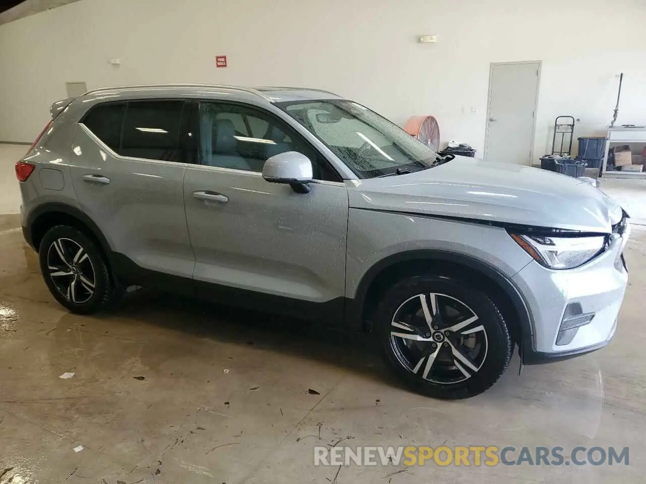 4 fotografías del automóvil dañado YV4L12UK0R2285024 VOLVO XC40 CORE 2024