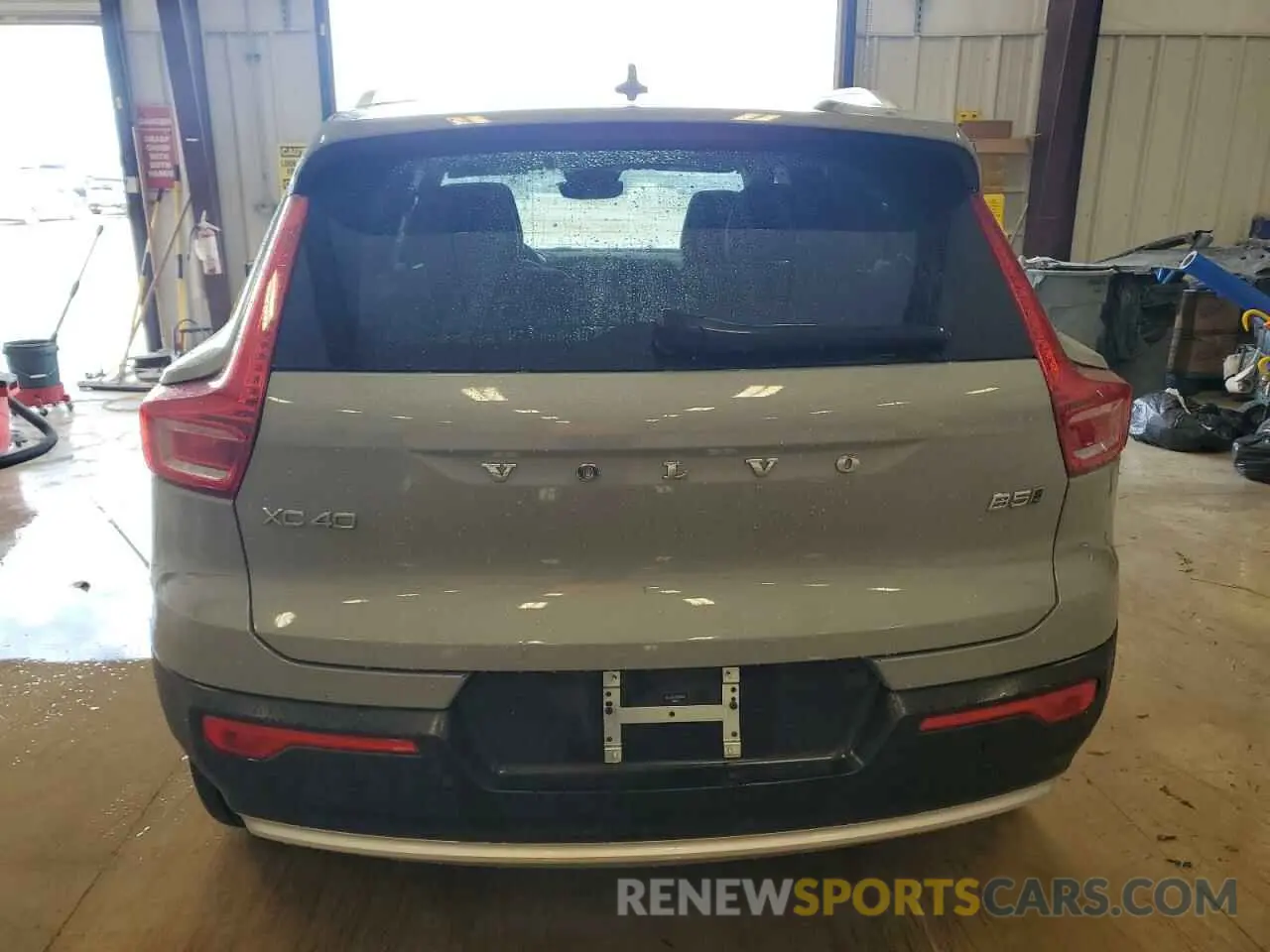 6 fotografías del automóvil dañado YV4L12UK0R2285024 VOLVO XC40 CORE 2024