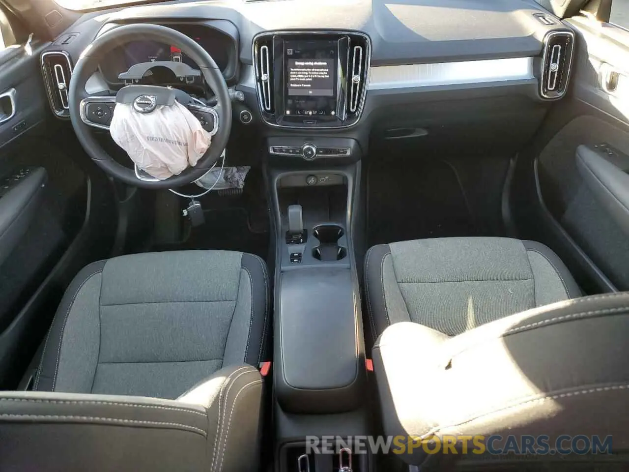 8 fotografías del automóvil dañado YV4L12UK0R2336862 VOLVO XC40 CORE 2024