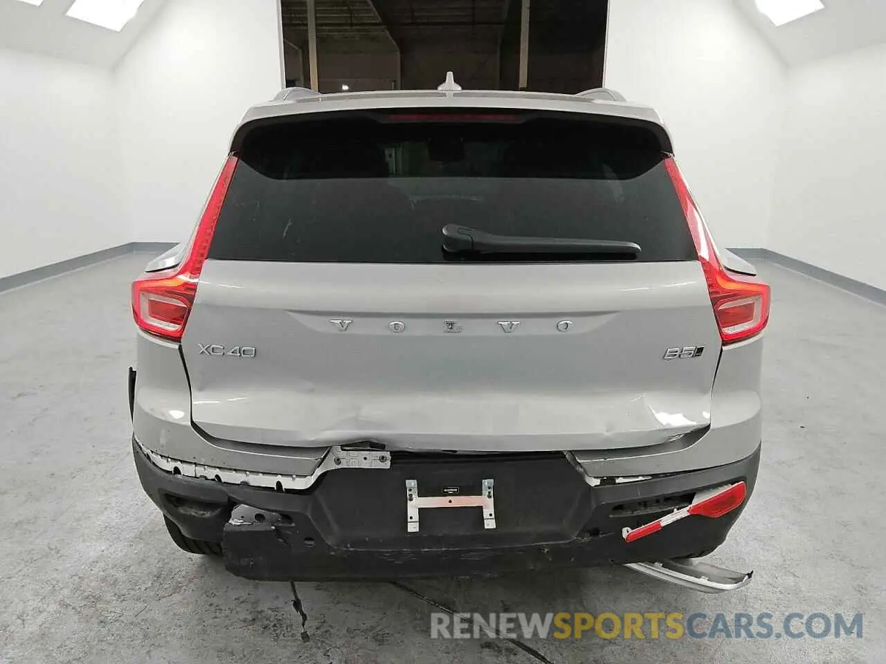 6 fotografías del automóvil dañado YV4L12UK0R2343309 VOLVO XC40 CORE 2024