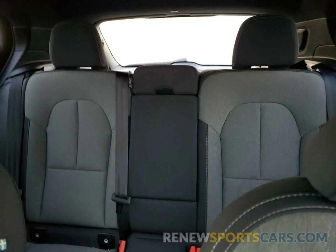 10 fotografías del automóvil dañado YV4L12UK3R2343188 VOLVO XC40 CORE 2024