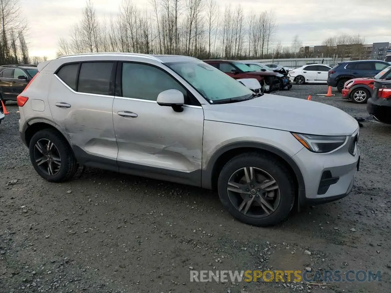 4 fotografías del automóvil dañado YV4L12UK3R2343188 VOLVO XC40 CORE 2024
