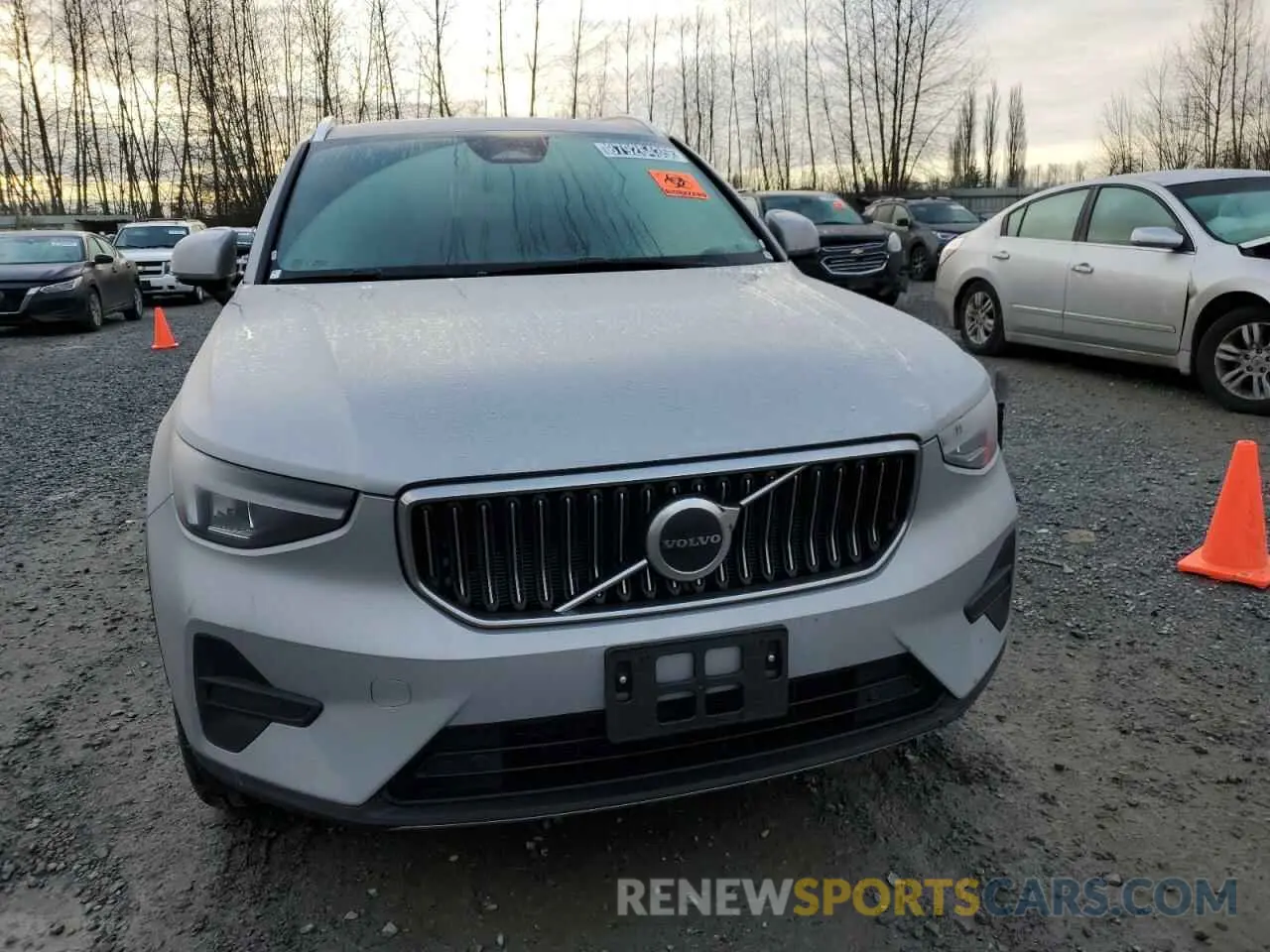 5 fotografías del automóvil dañado YV4L12UK3R2343188 VOLVO XC40 CORE 2024