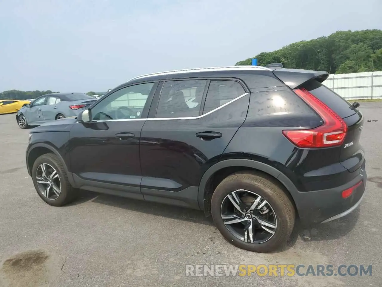 2 fotografías del automóvil dañado YV4L12UJ1S2560090 VOLVO XC40 CORE 2025