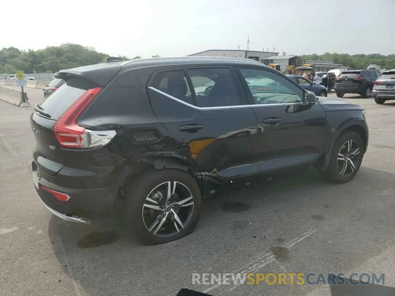 3 fotografías del automóvil dañado YV4L12UJ1S2560090 VOLVO XC40 CORE 2025