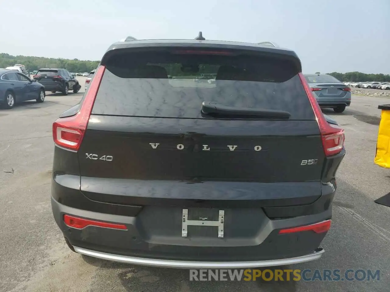 6 fotografías del automóvil dañado YV4L12UJ1S2560090 VOLVO XC40 CORE 2025