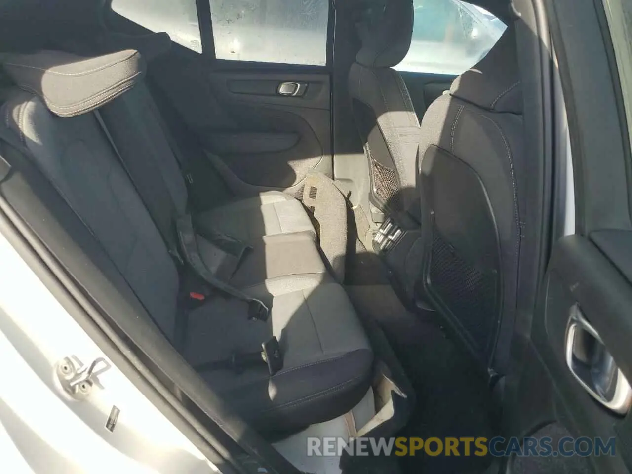 11 fotografías del automóvil dañado YV4L12UJ3S2450867 VOLVO XC40 CORE 2025