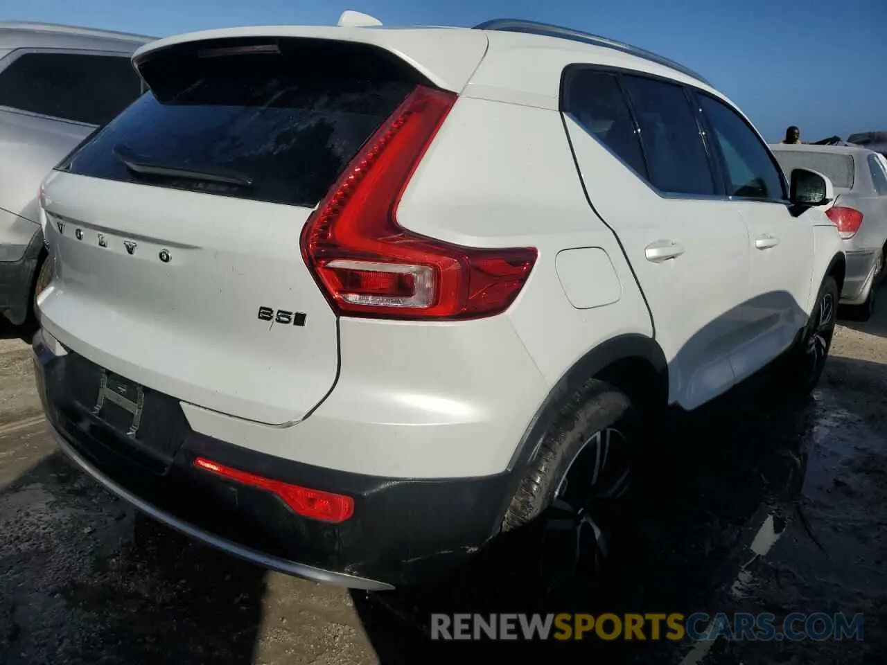 3 fotografías del automóvil dañado YV4L12UJ3S2450867 VOLVO XC40 CORE 2025