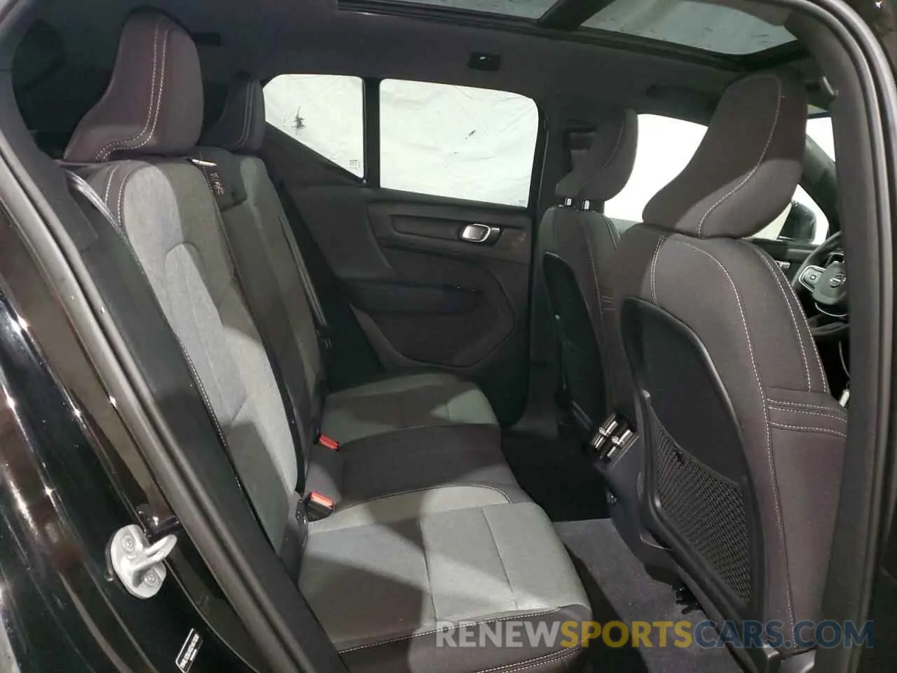 11 fotografías del automóvil dañado YV4L12UJ4S2467838 VOLVO XC40 CORE 2025