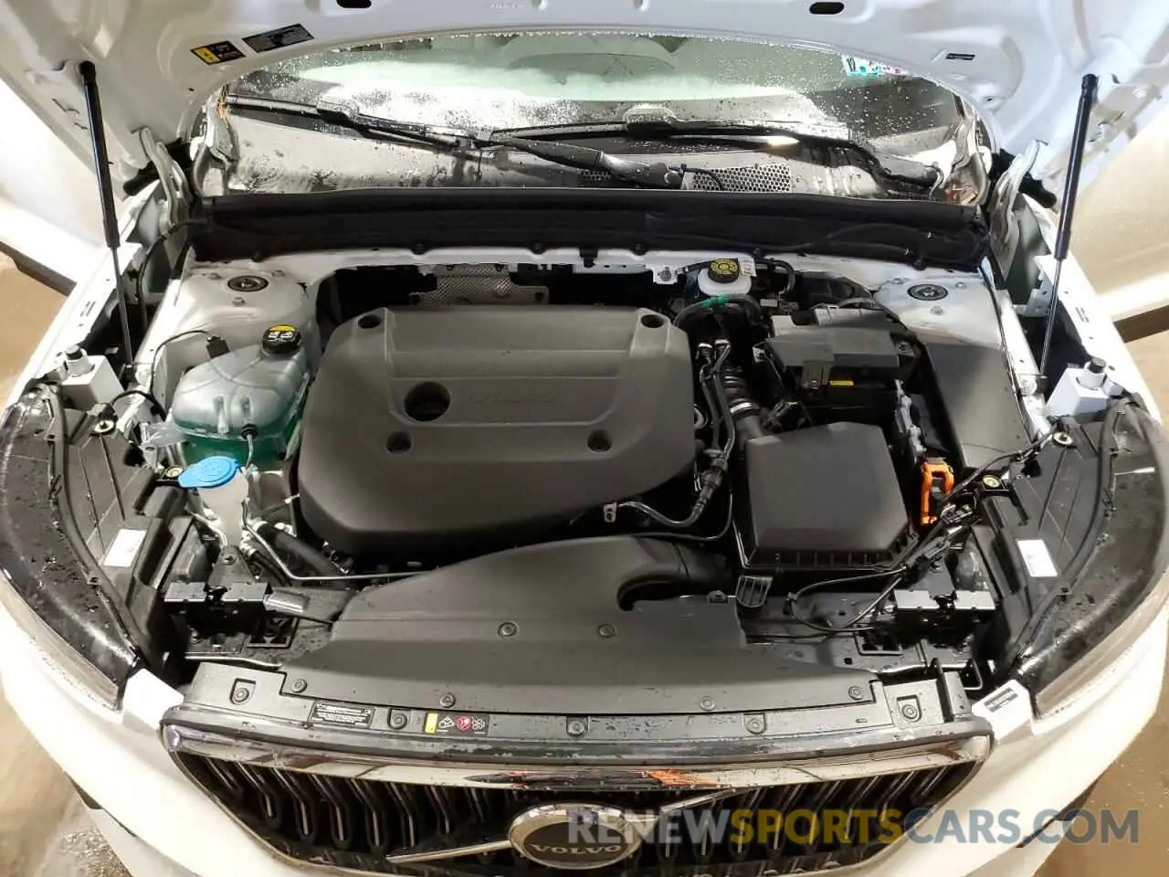12 fotografías del automóvil dañado YV4L12UJ4S2520845 VOLVO XC40 CORE 2025