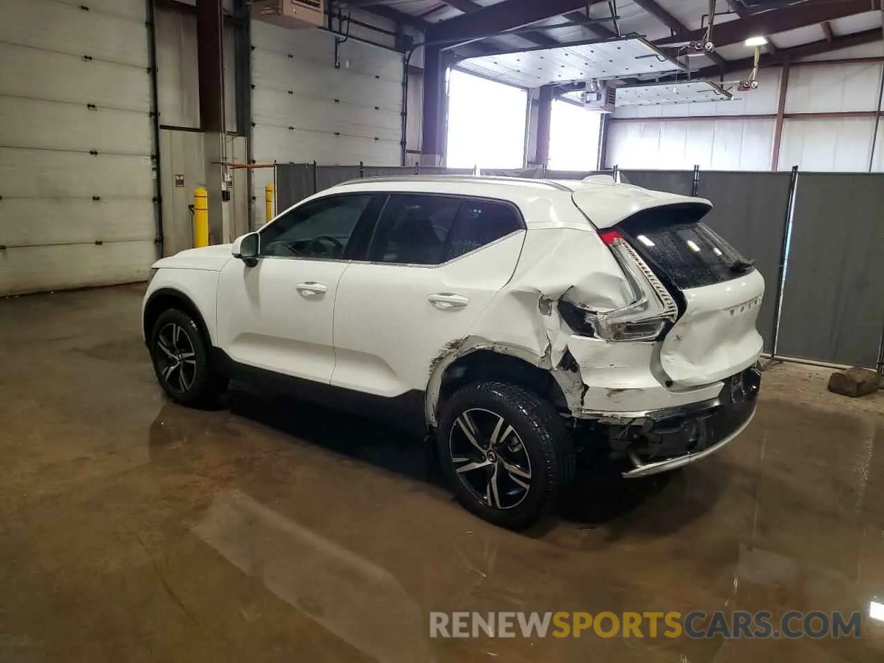 2 fotografías del automóvil dañado YV4L12UJ4S2520845 VOLVO XC40 CORE 2025
