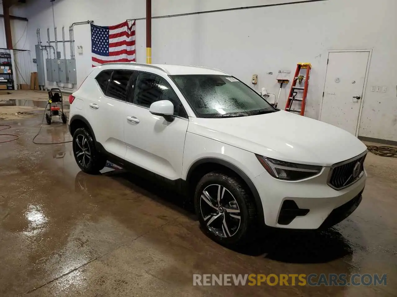 4 fotografías del automóvil dañado YV4L12UJ4S2520845 VOLVO XC40 CORE 2025