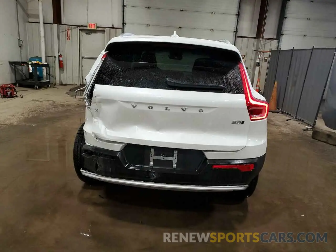 6 fotografías del automóvil dañado YV4L12UJ4S2520845 VOLVO XC40 CORE 2025