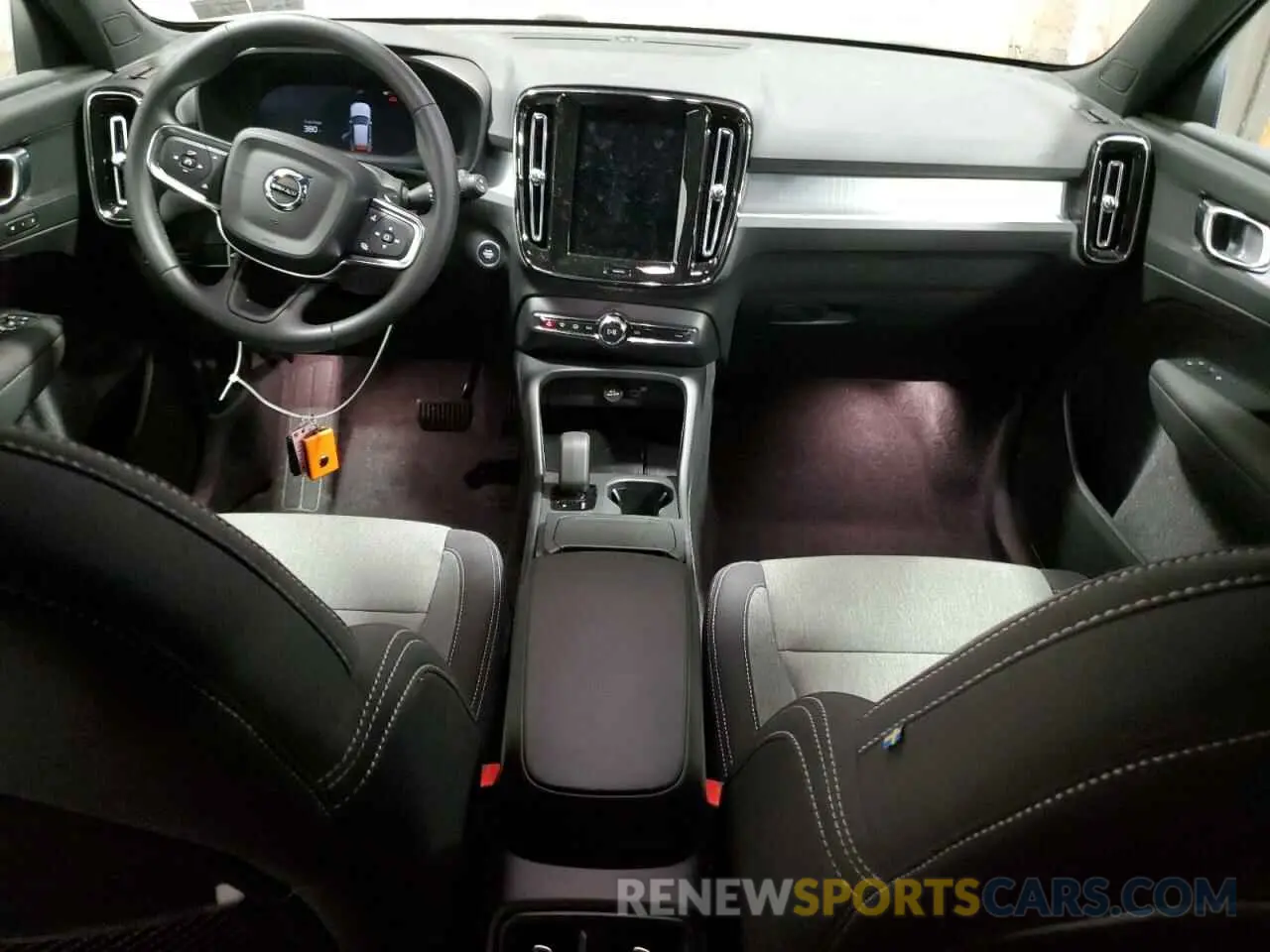 8 fotografías del automóvil dañado YV4L12UJ4S2520845 VOLVO XC40 CORE 2025