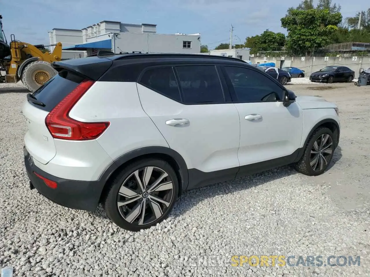 3 fotografías del automóvil dañado YV4ED3UR4N2709060 VOLVO XC40 P8 RE 2022