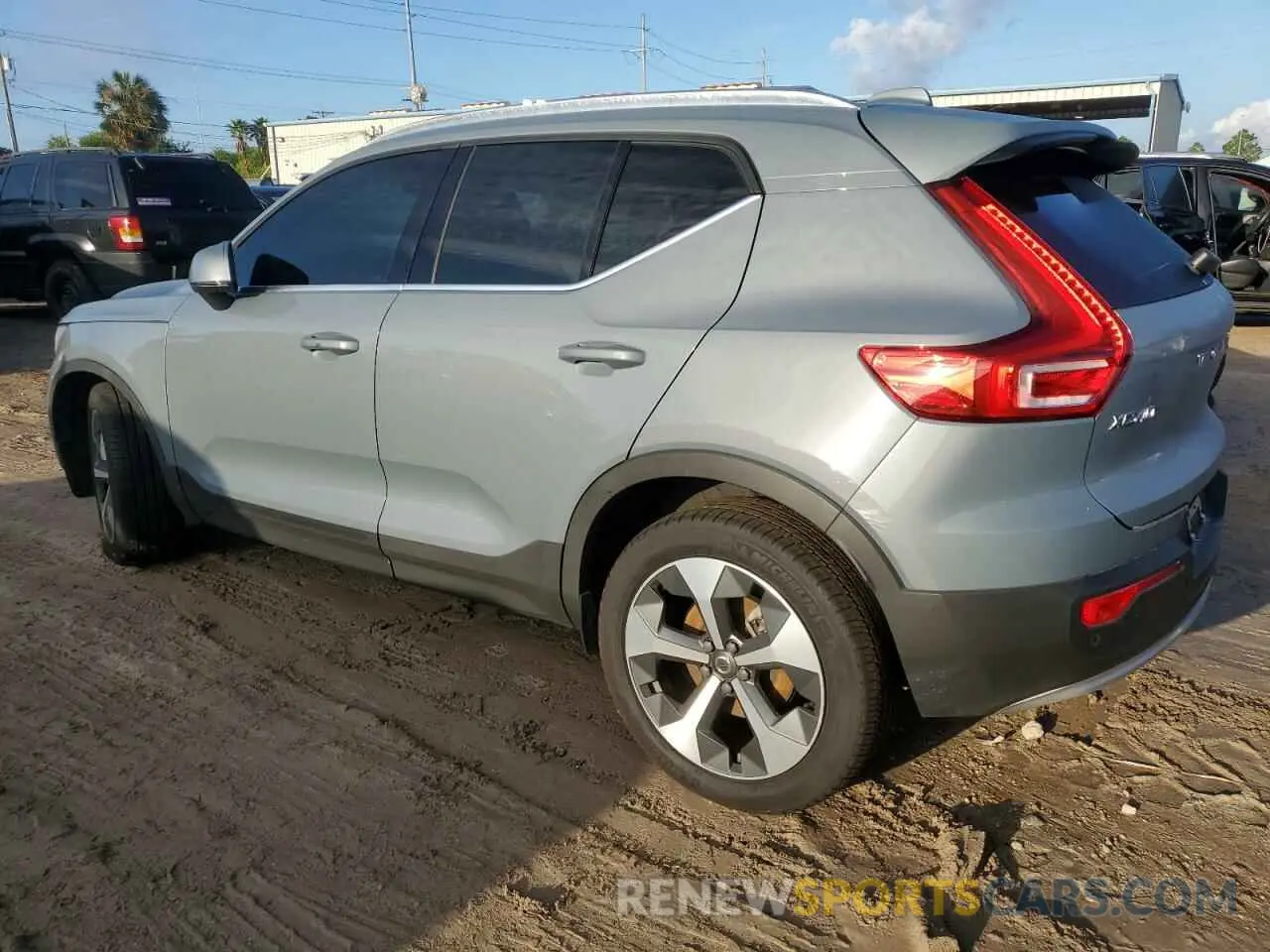 2 fotografías del automóvil dañado YV4K92HE1P2980814 VOLVO XC40 PLUS 2023