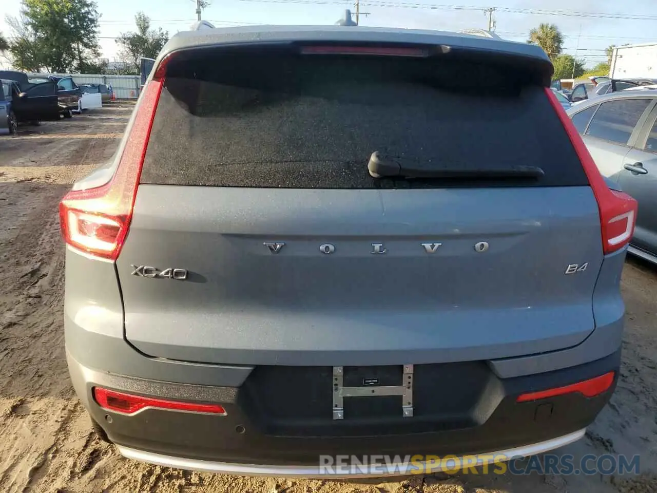6 fotografías del automóvil dañado YV4K92HE1P2980814 VOLVO XC40 PLUS 2023