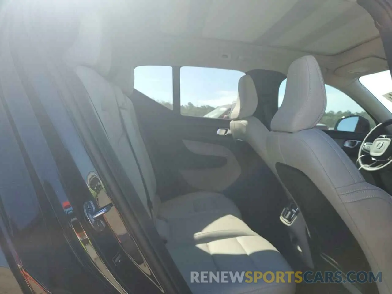 11 fotografías del automóvil dañado YV4K92HL5P2072137 VOLVO XC40 PLUS 2023
