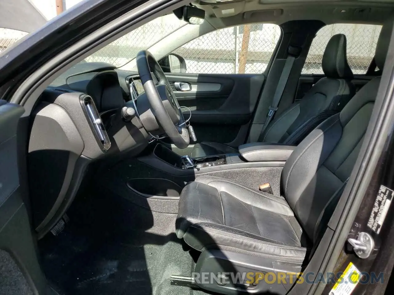 7 fotografías del automóvil dañado YV4L12UL0P2052668 VOLVO XC40 PLUS 2023