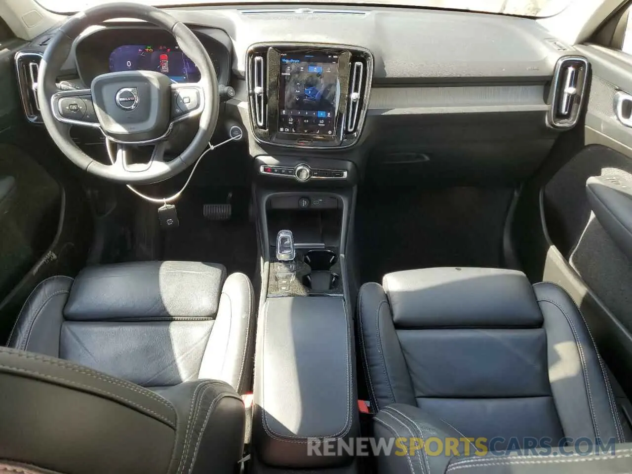 8 fotografías del automóvil dañado YV4L12UL0P2052668 VOLVO XC40 PLUS 2023