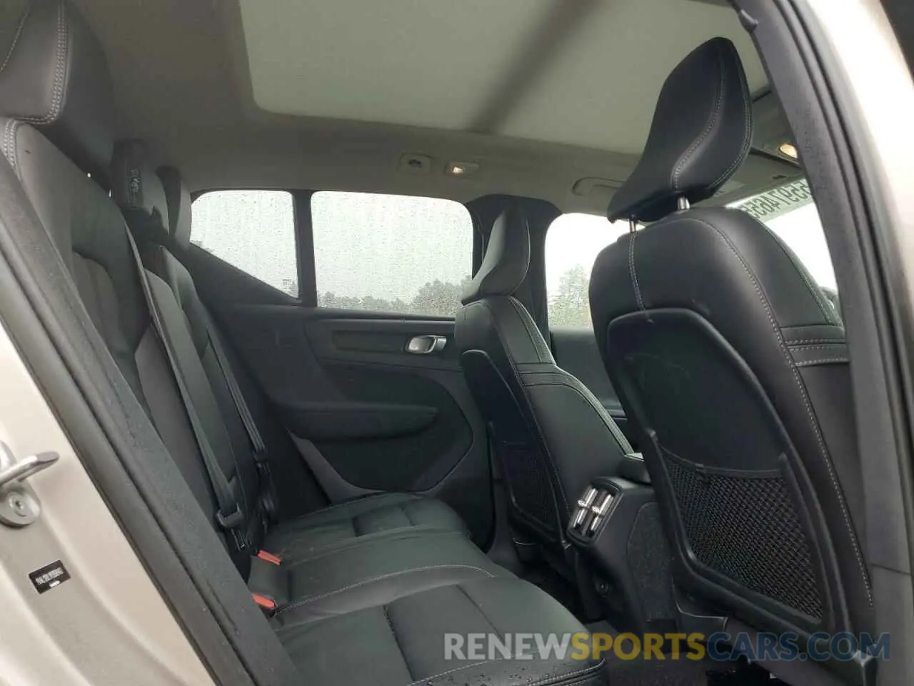 11 fotografías del automóvil dañado YV4L12UL1P2938143 VOLVO XC40 PLUS 2023