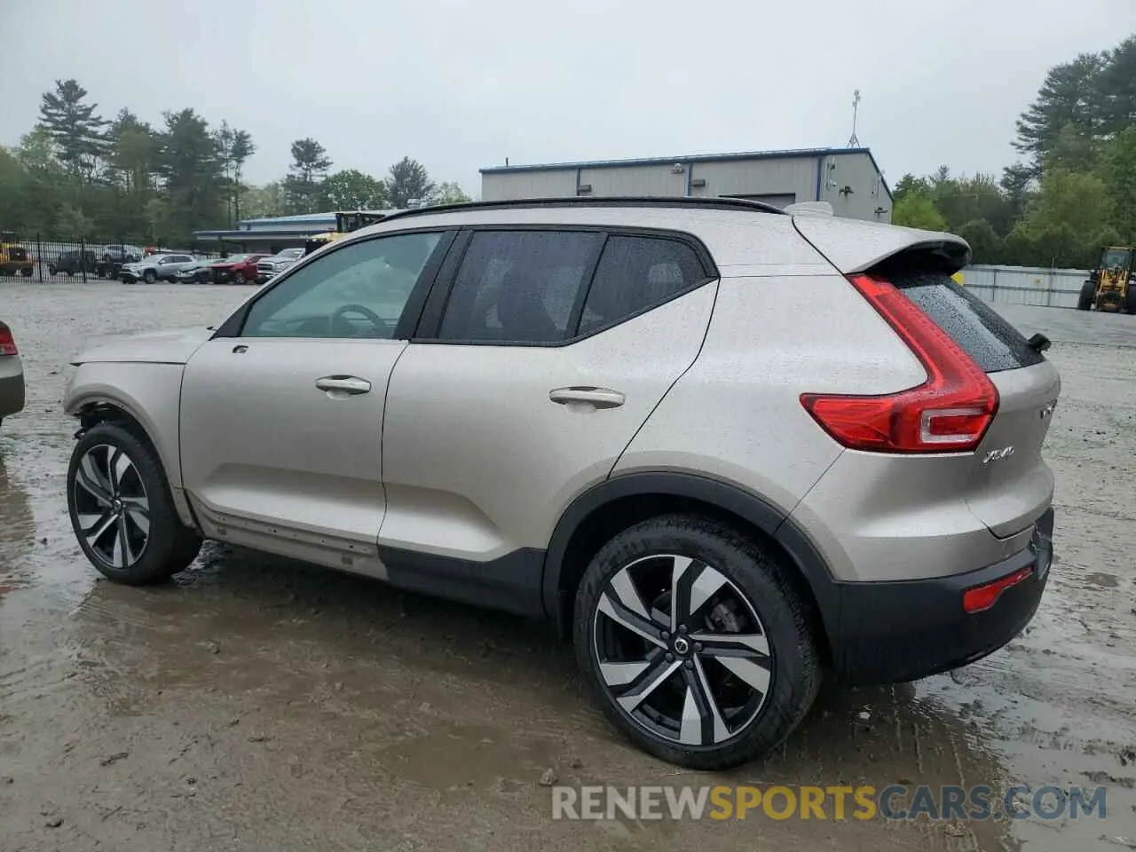 2 fotografías del automóvil dañado YV4L12UL1P2938143 VOLVO XC40 PLUS 2023
