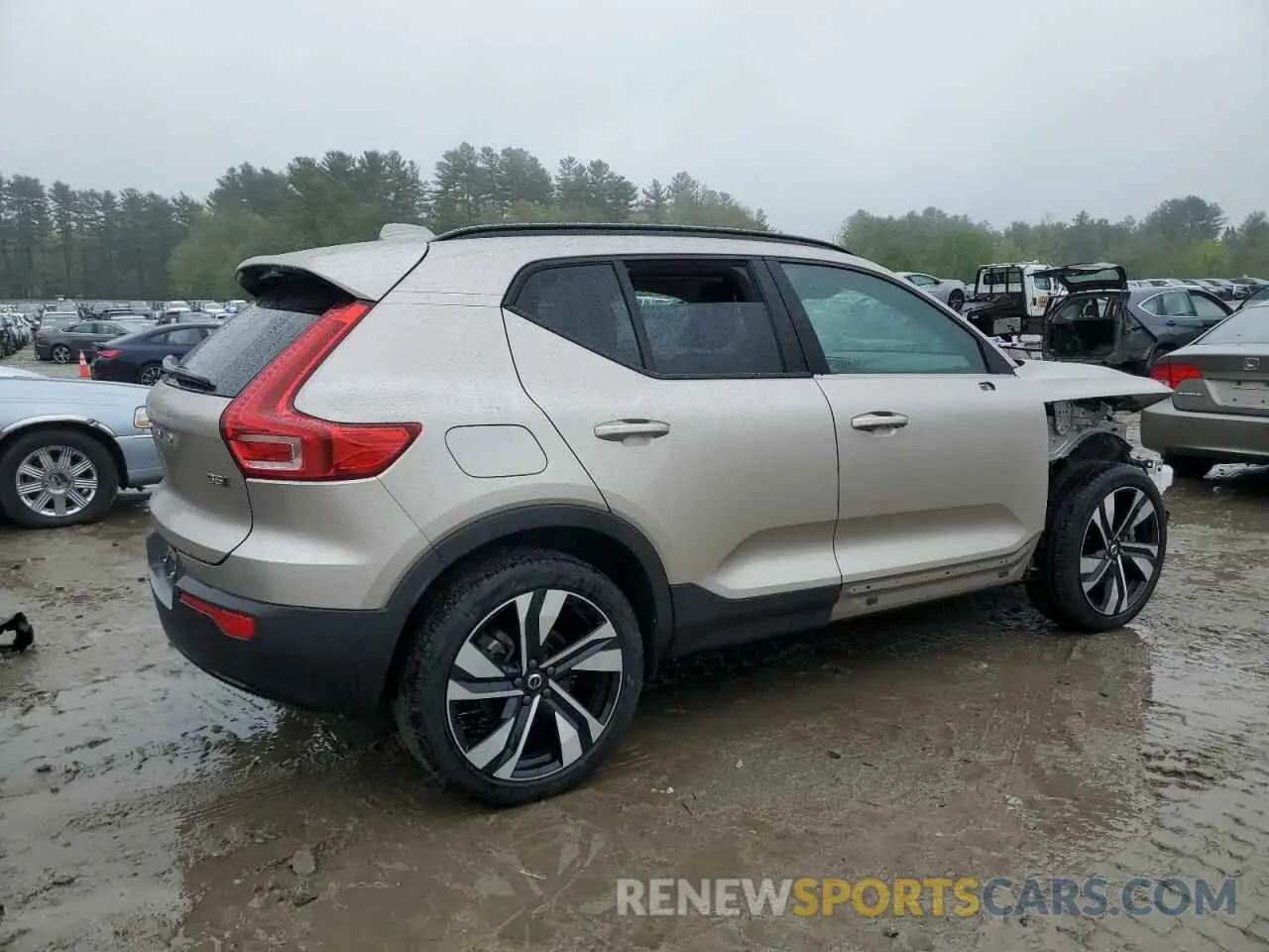 3 fotografías del automóvil dañado YV4L12UL1P2938143 VOLVO XC40 PLUS 2023