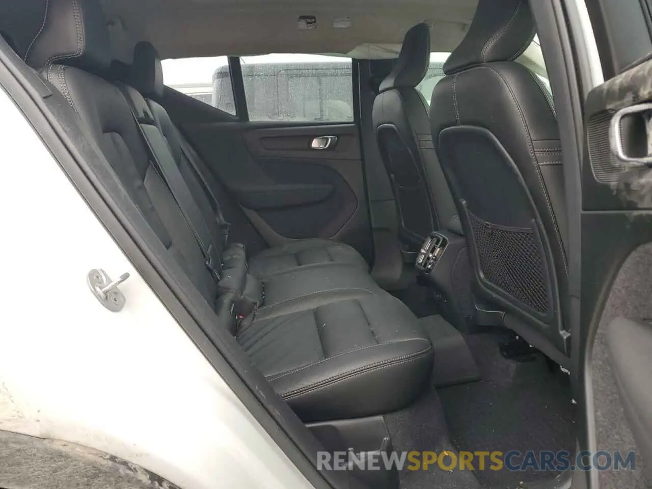 11 fotografías del automóvil dañado YV4L12UW0P2950973 VOLVO XC40 PLUS 2023