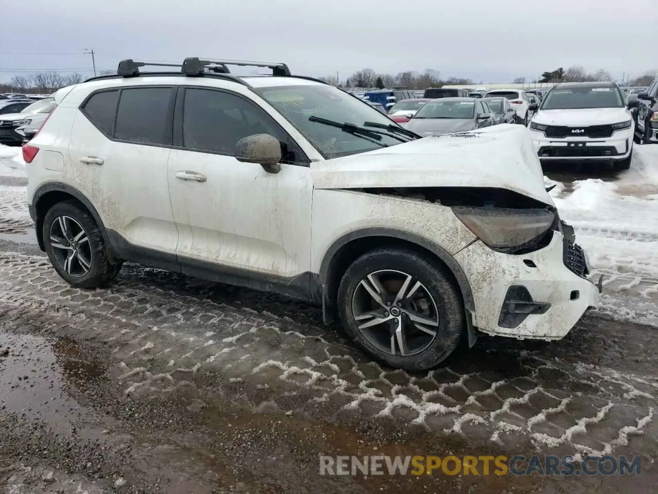 4 fotografías del automóvil dañado YV4L12UW0P2950973 VOLVO XC40 PLUS 2023