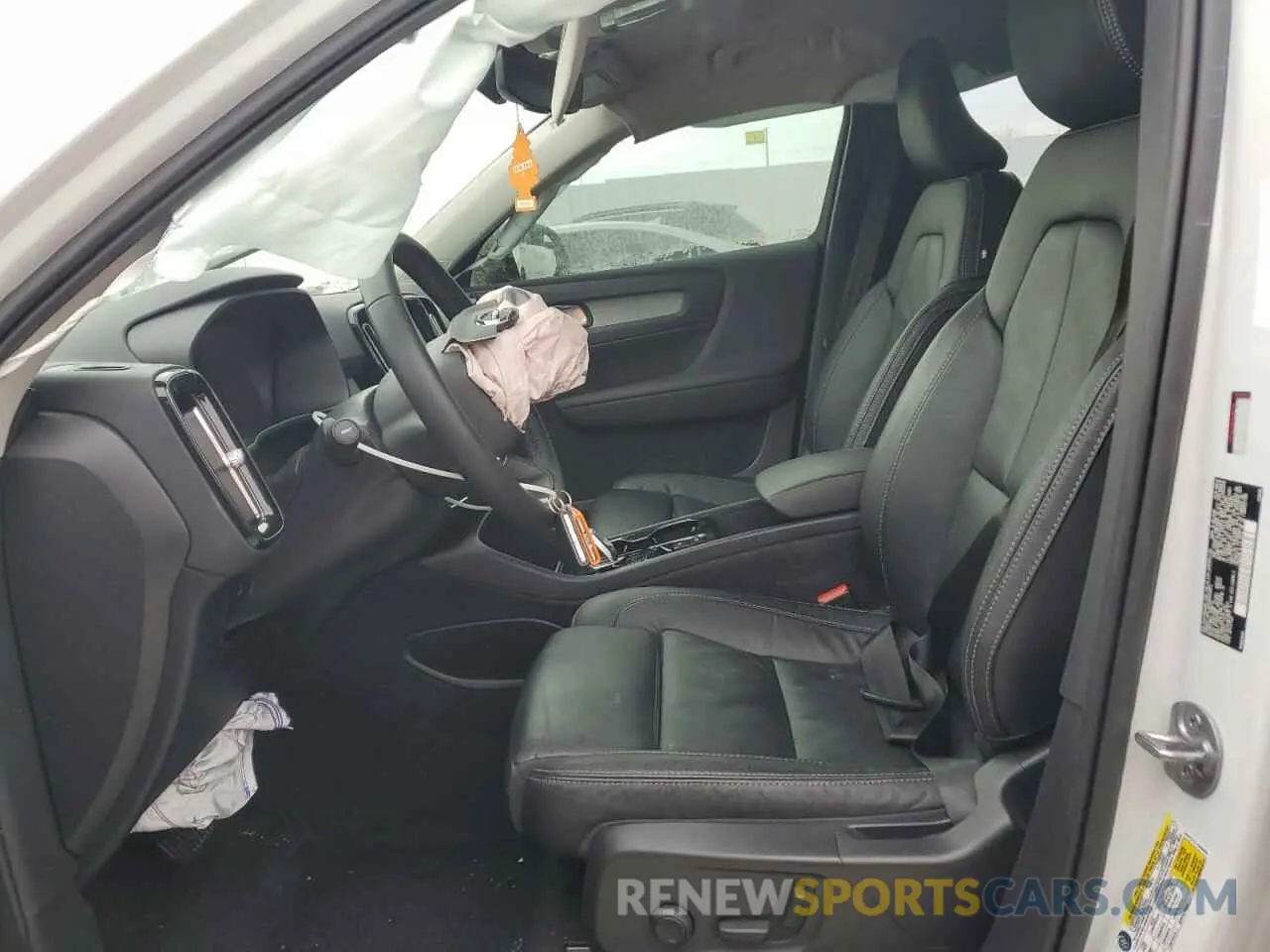 7 fotografías del automóvil dañado YV4L12UW0P2950973 VOLVO XC40 PLUS 2023