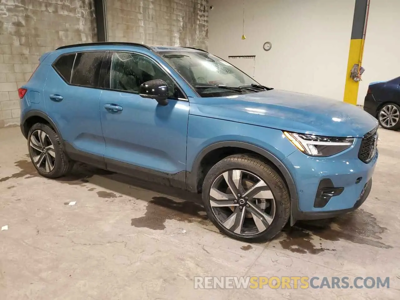 4 fotografías del automóvil dañado YV4L12UW1P2101919 VOLVO XC40 PLUS 2023