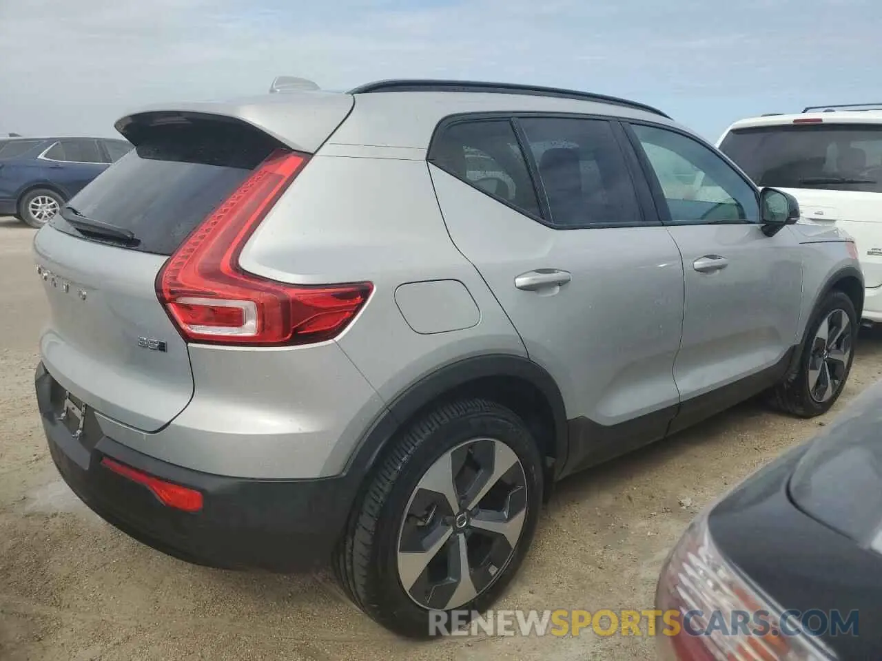 3 fotografías del automóvil dañado YV4L12UW6P2064530 VOLVO XC40 PLUS 2023