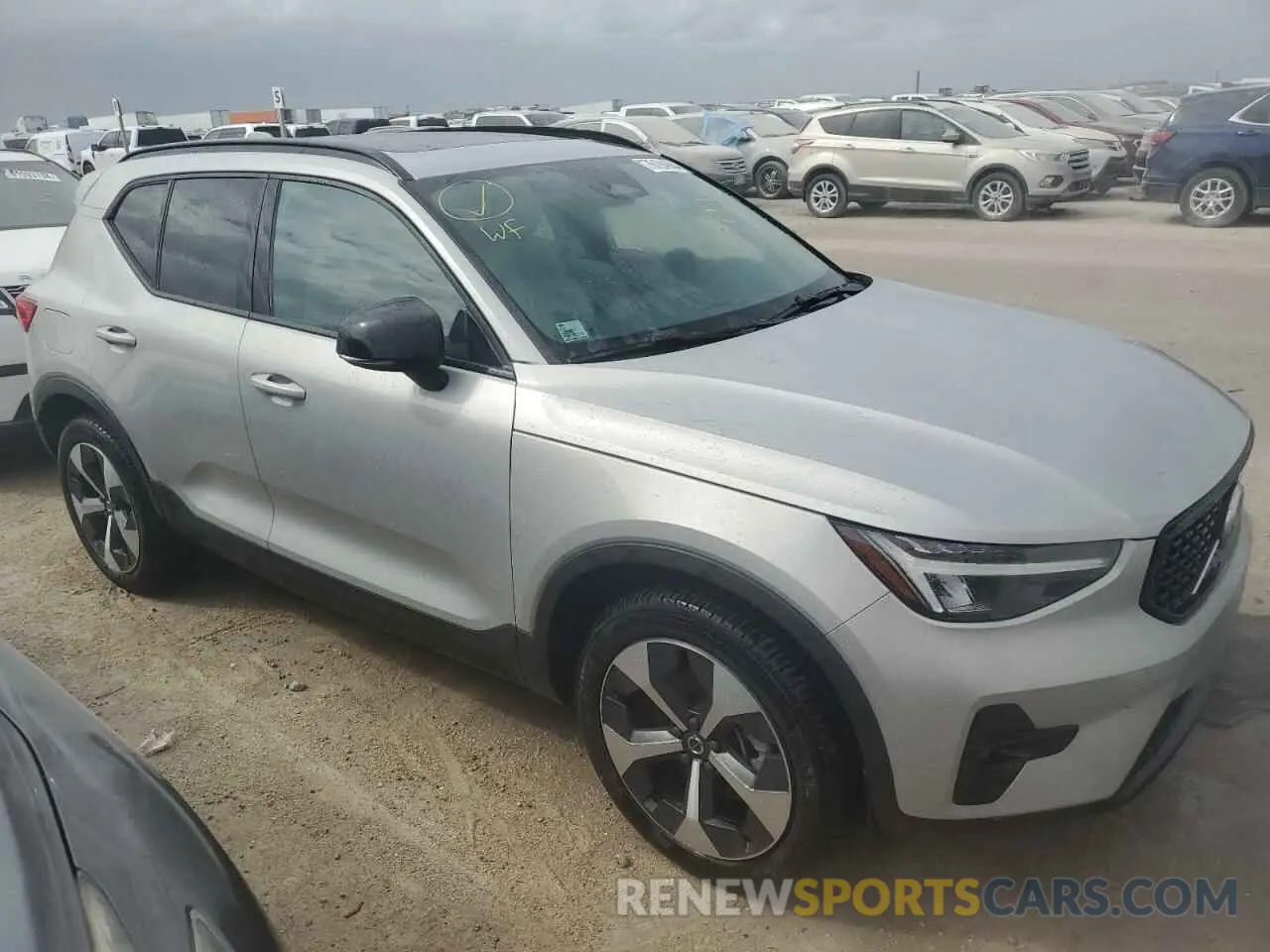 4 fotografías del automóvil dañado YV4L12UW6P2064530 VOLVO XC40 PLUS 2023