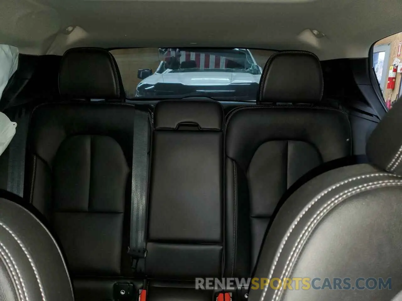 10 fotografías del automóvil dañado YV4L12UW9P2056051 VOLVO XC40 PLUS 2023