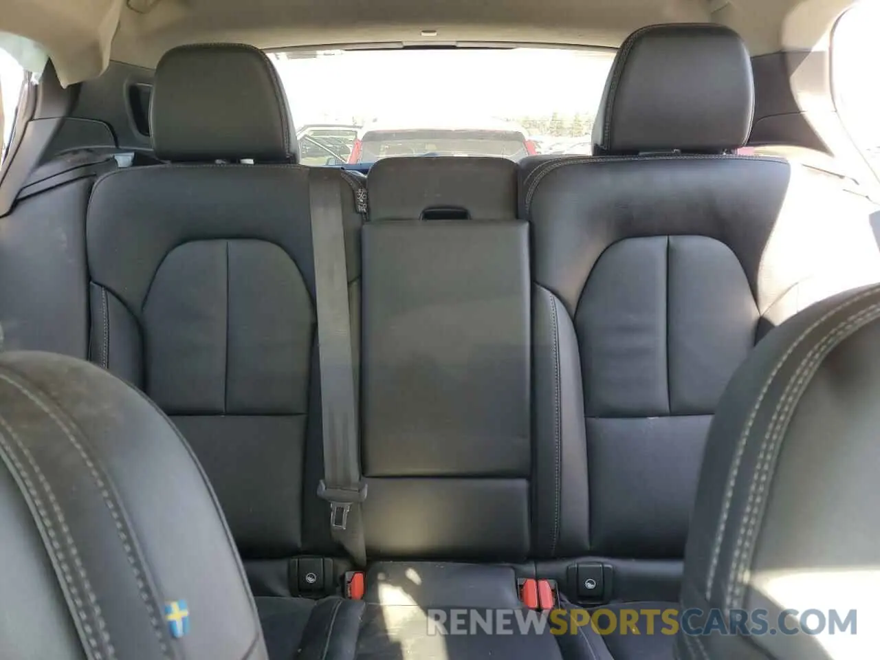 10 fotografías del automóvil dañado YV4L12UE0R2215081 VOLVO XC40 PLUS 2024
